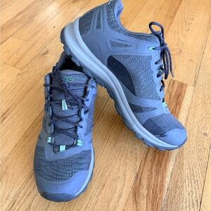 Keen Women's Gray and Turquoise Athletic Shoes with Keen Dry & Konnectfit